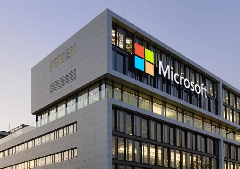 Το χέρι στην τσέπη καλείτε να βάλει η Microsoft: Η κατηγορία; Ανεπιθύμητη η εγκατάσταση των Windows 10